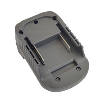Lade das Bild in den Galerie-Viewer, Makita 18V to Milwaukee 18V Battery Adapter
