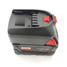 Lade das Bild in den Galerie-Viewer, Milwaukee 18V to Bosch (Green) 18V Battery Adapter

