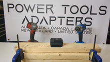 Laden und Abspielen von Videos im Galerie-Viewer, Milwaukee 18V auf Mastercraft 20V (Blau) Batterieadapter
