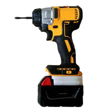 Lade das Bild in den Galerie-Viewer, Milwaukee 18V auf DeWalt 20V Akkuadapter (Polypropylen)
